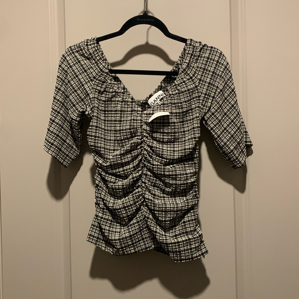 NWT Ganni ruched too black and cream